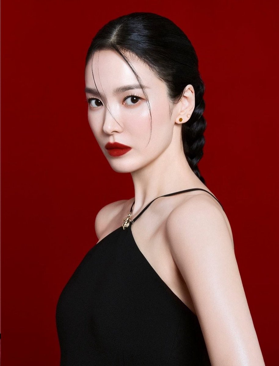📸 | DEUSA!!! 🙌🏼

#SongHyeKyo #송혜교 para Guerlain.
