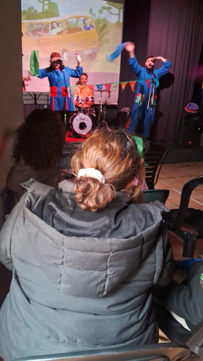 VACACIONES DE INVIERNO
Compartimos las fotos del
Jueves 31 a las 15 y 16:30hs                                                                             Infantil Musical
"Música para crecer"