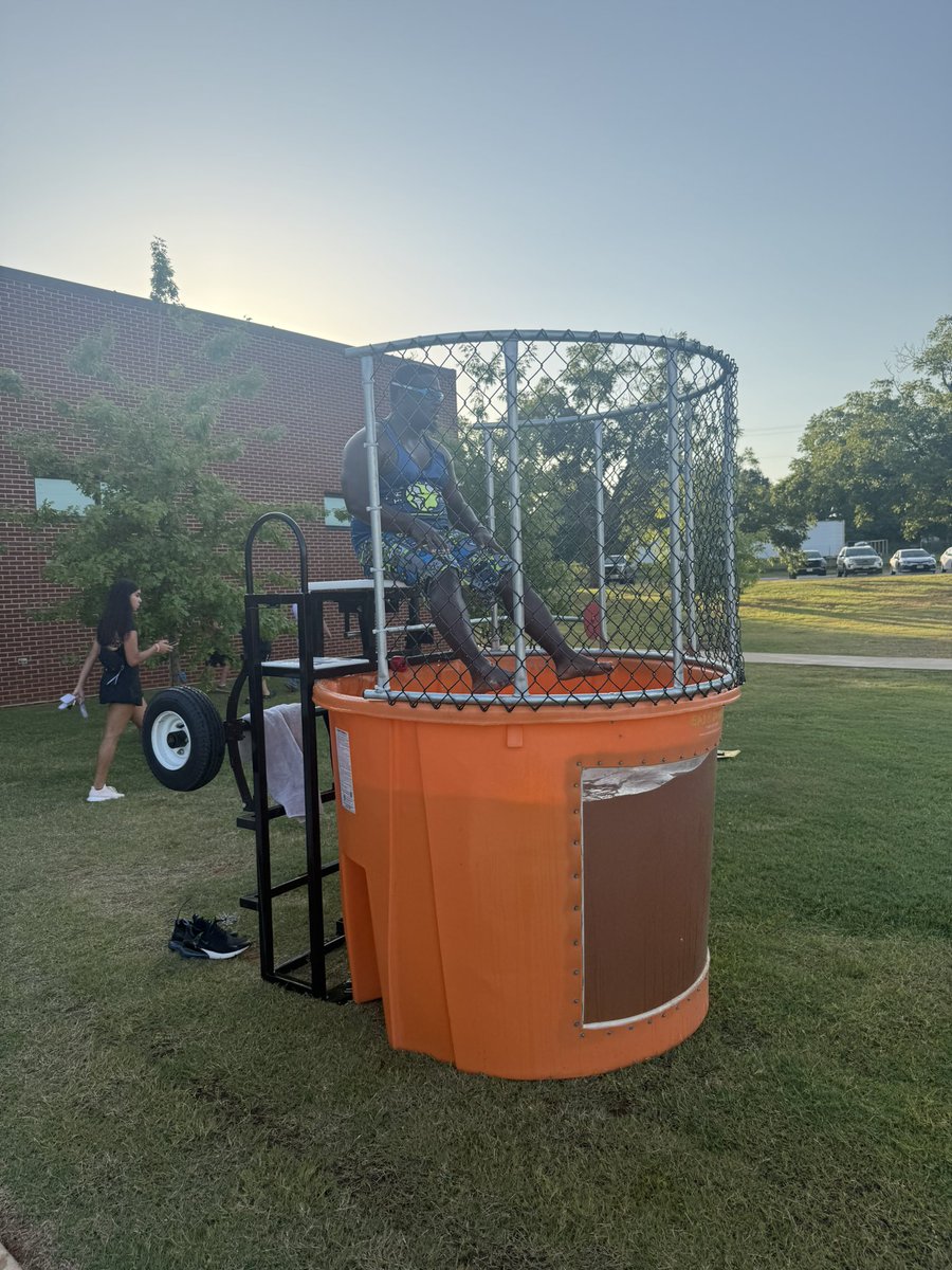 Coach Bishop (@richarddb07) on Twitter photo Our DC <a href="/CoachJBoone/">Coach Boone, M.S.</a> is all in for the kids at the Back to School Bash.
👀 GOGGLES #gROW Our DC <a href="/CoachJBoone/">Coach Boone, M.S.</a> is all in for the kids at the Back to School Bash.
👀 GOGGLES #gROW