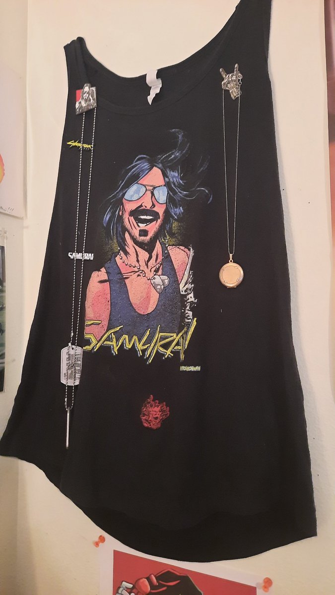 junjokitten's tweet photo. Hello #Cyberpunk2077 and friends! I'm here to randomly share my little (?) shrine that I've been working on since 2020... featuring my favorite guy and my favorite ship! Art is by the lovely @katsukizami (please go comm them!) and @finidraws along with my sister and I. #johnoct https://t.co/SEFaBBjYxi
