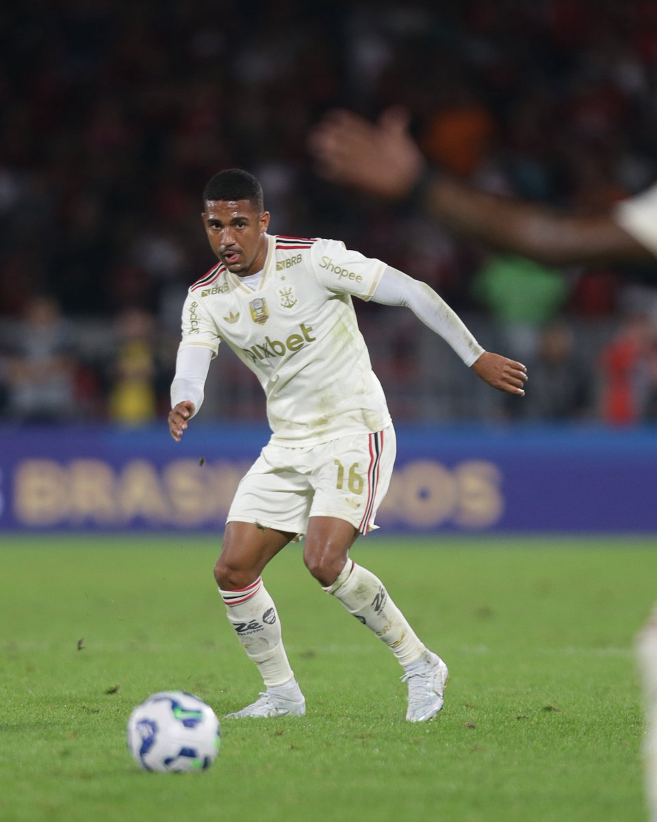 Samuel Lino joga muito! 

Entrou bem demais, vai ajudar muito o Flamengo ao decorrer da temporada.

📸 Gilvan de Souza / CRF