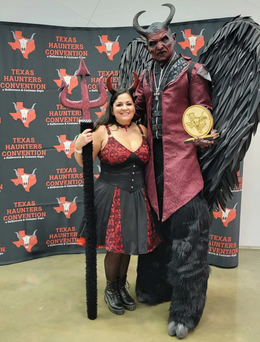 DannySoliz's tweet image. We won the "Scariest Costume" at the Texas Haunters Convention last weekend. 
Veronica hand made my wings and I took a stilt walking class at Stiltbeast Studios a couple weeks ago.
#texashauntersconvention