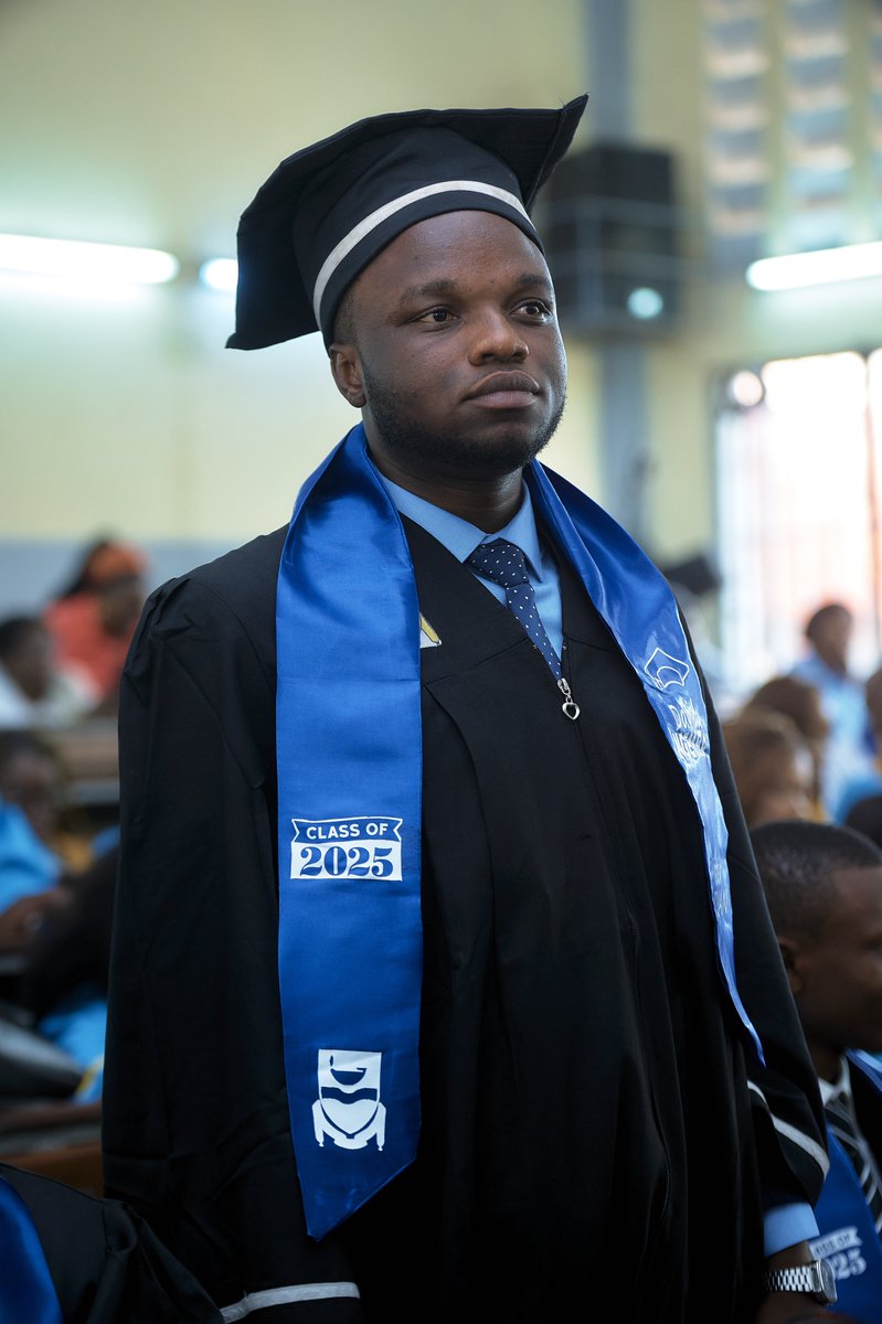 David Ngemba (@davidngemba) on Twitter photo Fier d’avoir accompli cinq années d’études universitaires à temps plein au sein de l’Université catholique.
Heureux de poursuivre mon chemin, porté par les mots de Son Excellence Madame <a href="/sombo_therese/">Marie -Thérèse SOMBO AYANNE</a>, qui, dans son allocution d’hier, a exhorté les lauréats à demeurer sur la Fier d’avoir accompli cinq années d’études universitaires à temps plein au sein de l’Université catholique.
Heureux de poursuivre mon chemin, porté par les mots de Son Excellence Madame <a href="/sombo_therese/">Marie -Thérèse SOMBO AYANNE</a>, qui, dans son allocution d’hier, a exhorté les lauréats à demeurer sur la
