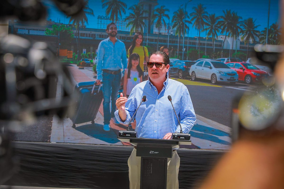 Por su parte, el presidente de <a href="/CEPASV/">CEPA</a>, <a href="/anliker1980/">Federico Anliker López 🇸🇻</a>, resaltó que se atenderán a 170,000 pasajeros en el Aeropuerto Internacional de El Salvador. 

"Hemos empezado a recibir turistas a nuestro país, estamos trabajando para que su llegada sea la mejor experiencia", expresó.