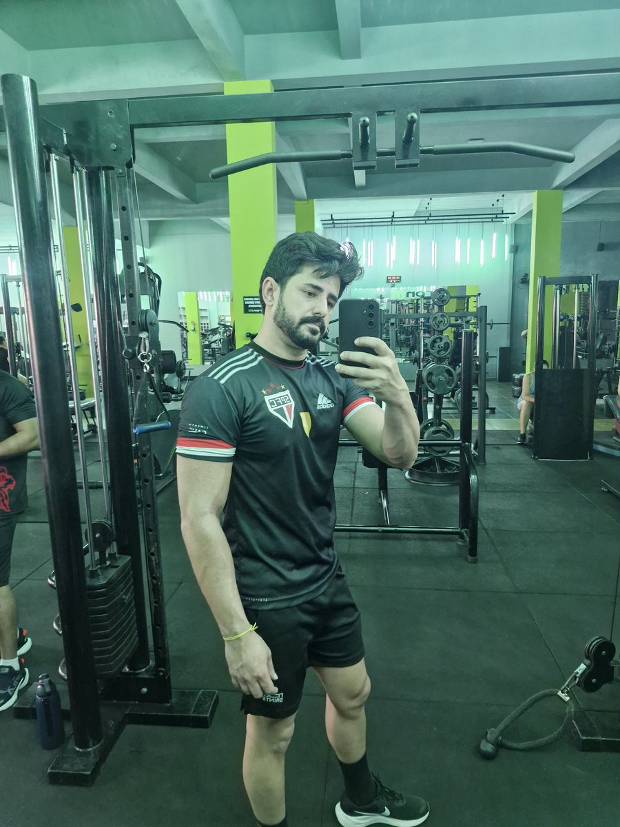 O de hj foi bem feito! O foco continua mesm nas férias  #focototal #academia #cademeushape