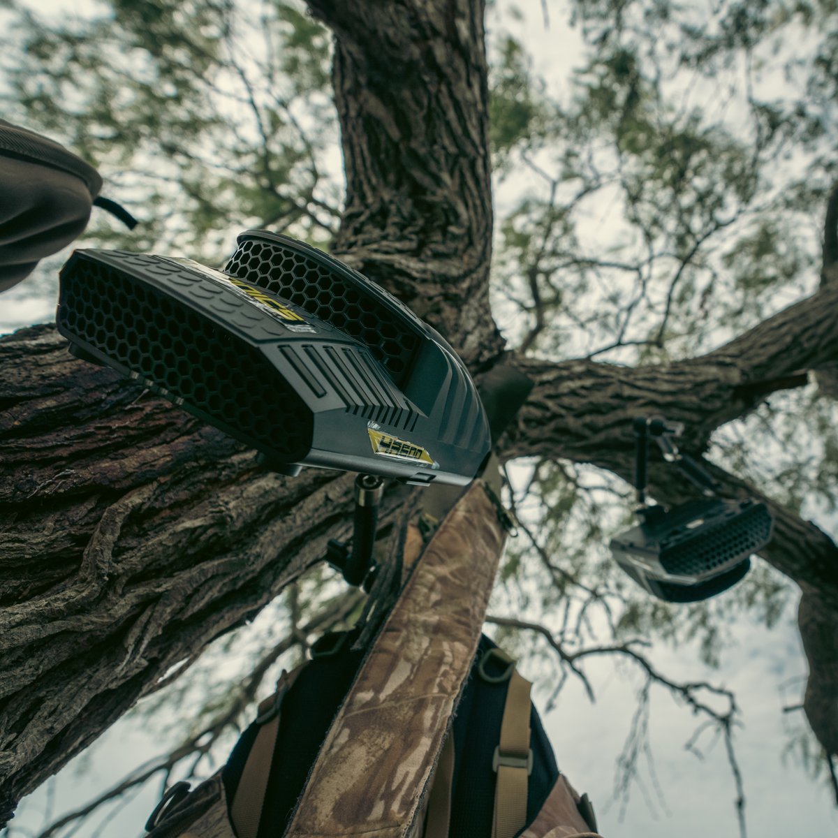 OzonicsHunting's tweet photo. Seeing double in Texas🔥
#ozonics #ozonicshunting #hunting #hr600 #bowhunting #texas https://t.co/TynxDrwBLl