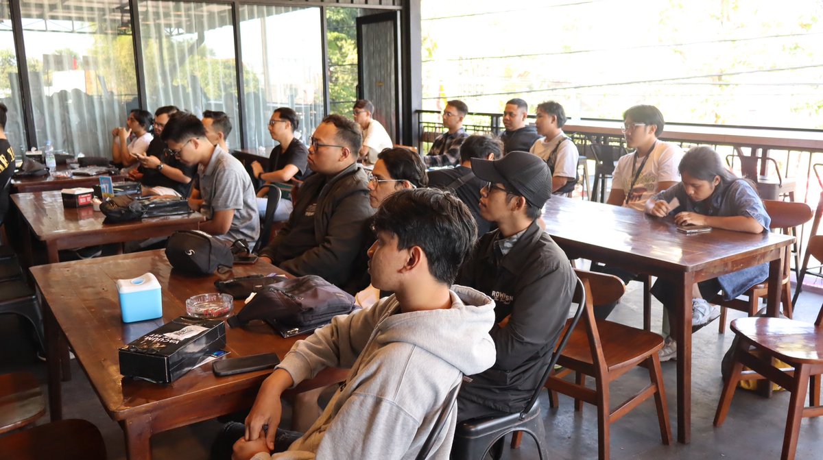 Belajar, terhubung, dan membangun bersama 🌱

Meetup terbaru kami di Klaten mempertemukan komunitas Web3 lokal dalam sesi santai namun bermakna seputar DeFi.

Salam hangat untuk Trust Squad Indonesia yang telah menyelenggarakan pertemuan penuh makna ini 🇮🇩