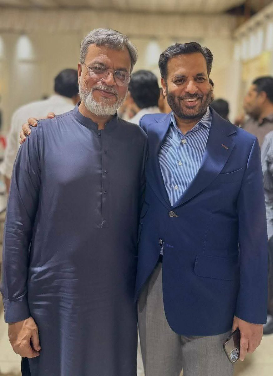 Hammad Mallick (@hammadmallick13) on Twitter photo سلام <a href="/KamalMQM/">Syed Mustafa Kamal</a> آپکوں اور آپنے جو قربانی دی ہے اس مہاجر قوم کے نوجوانوں کے لئے یہ کسی صورت بھولی نہیں جا سکتی آپنے اپنی جان کی پرواہ کئے بغیر مہاجر قوم کے لئے ایک کینسر جسکا نام <a href="/AltafHussain_90/">Altaf Hussain</a> ہے اسکے خلاف الم بگاوت بلند کیا اور مہاجر قوم کے نوجوانوں کو سہی راستے پر لائیں اور سلام <a href="/KamalMQM/">Syed Mustafa Kamal</a> آپکوں اور آپنے جو قربانی دی ہے اس مہاجر قوم کے نوجوانوں کے لئے یہ کسی صورت بھولی نہیں جا سکتی آپنے اپنی جان کی پرواہ کئے بغیر مہاجر قوم کے لئے ایک کینسر جسکا نام <a href="/AltafHussain_90/">Altaf Hussain</a> ہے اسکے خلاف الم بگاوت بلند کیا اور مہاجر قوم کے نوجوانوں کو سہی راستے پر لائیں اور