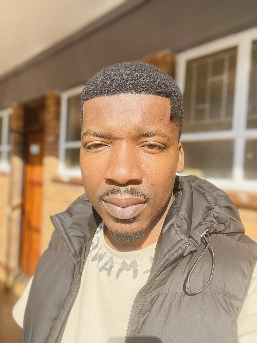 djzotex's tweet photo. Rate my hairstyle out of 10
I want to see something 🥱 https://t.co/mAiXqQgP4a