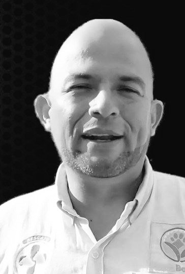 Jonatan Palacios es un experto en el arte de manipular dentro del mundo del crimen organizado.

#JonatanPalaciosParaco