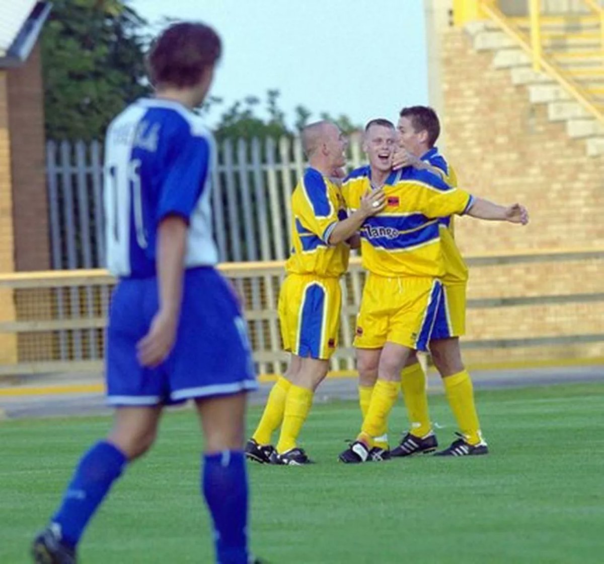 Futbol Tugao (@futboltugao) on Twitter photo 🗓️ #TalDíaComoHoy 🗓️
2⃣0⃣0⃣1⃣
#FCPorto perdía 🆚 <a href="/BarryTownUnited/">Barry Town United</a> 🏴en la previa de la Champions League
⚽️3-1
🏟️Jenner Park, Barry🏴
✅Los dragões accedían a la siguiente ronda
#NesteDia 🗓️ #TalDíaComoHoy 🗓️
2⃣0⃣0⃣1⃣
#FCPorto perdía 🆚 <a href="/BarryTownUnited/">Barry Town United</a> 🏴en la previa de la Champions League
⚽️3-1
🏟️Jenner Park, Barry🏴
✅Los dragões accedían a la siguiente ronda
#NesteDia