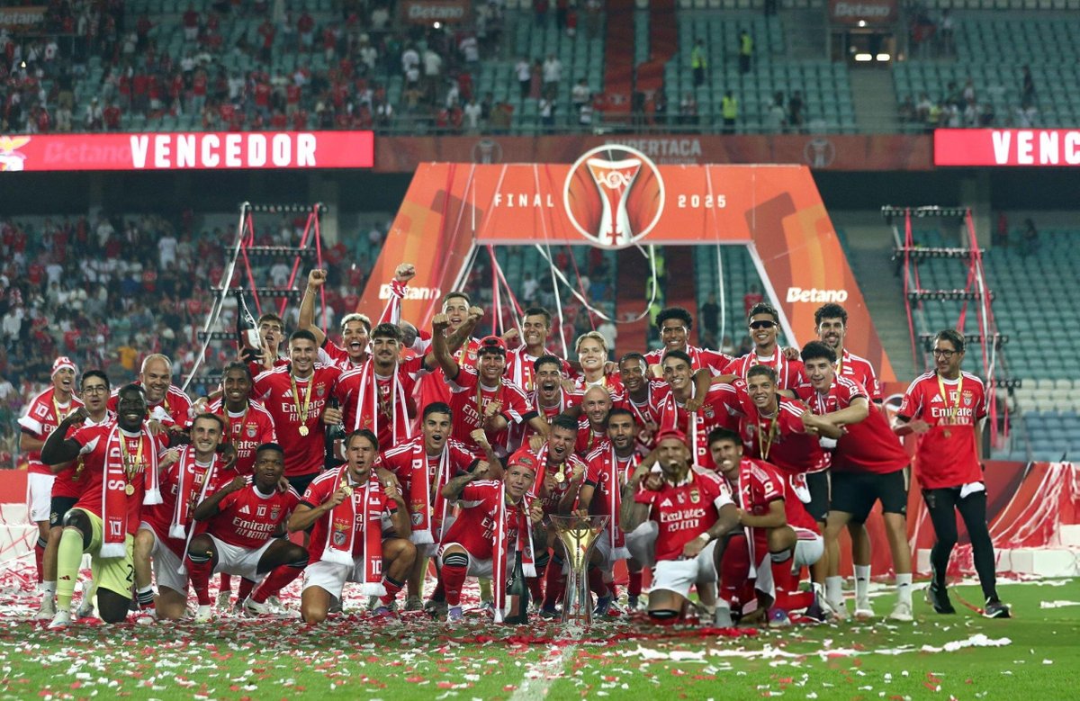 بنفيكا توج بطلًا لكأس السوبر البرتغالي للمرة العاشرة في تاريخه 🤯 🇵🇹

🏆 1980
🏆 1985
🏆 1989
🏆 2005
🏆 2014
🏆 2016
🏆 2017
🏆 2019
🏆 2023
🆕 2025