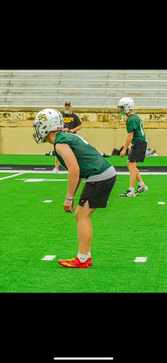 Finished up summer testing, getting strong! 180 body weight

1.00 10 yard fly (23 mph)
4.3 shuttle
4.8 40 yard dash

225x5 bench (255 1 rep)
365x4 squat (410 1 rep)

96 inch broad jump
28.3 inch vert

MIDDLE LINEBACKER THAT CAN TACKLE AND COVER!
<a href="/CoachOzores/">Christien Ozores</a> <a href="/cargile_wade/">CoolDaddyO</a>