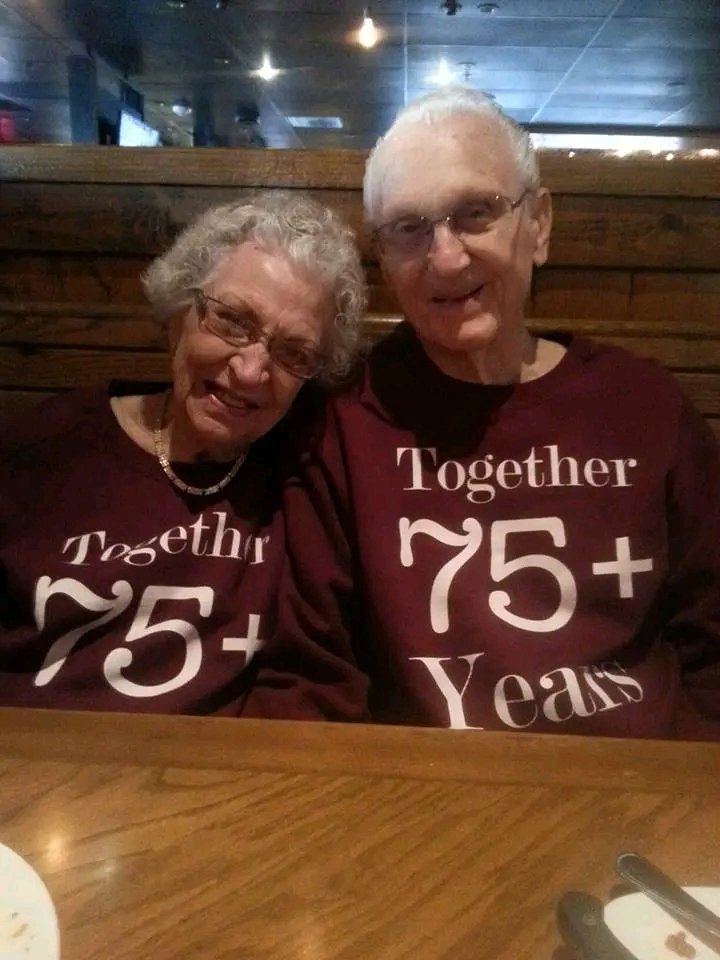 This is so wholesome a thread 🧵

1) "My parents have been married for 75 years but few have noticed. Most of their friends have died. I contacted 6 local news stations and the Union Tribune newspaper giving details so they could do a story on their lives. Not one response from