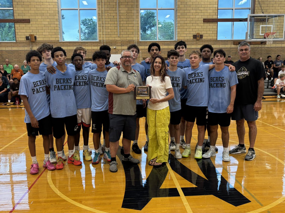 PaulRobertsCuse's tweet photo. West Reading Ron Krick Memorial League Championship 🏀

Berks Catholic-47
Wilson-37

BC rallied after trailing by 11 points after the first quarter.  Kingston McKoy had 27 points!
I’ll post a story on my website tonight.

@WeAreBC55 
@kingston_mckoy https://t.co/C35qqtE8j1
