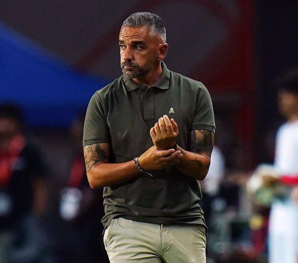 Rui Borges: “Acreditamos muito que o Sporting pode ser tricampeão. Não é campeão, é tricampeão. Se mantivermos este nível de alegria e qualidade, com toda a certeza de que teremos um final feliz.”