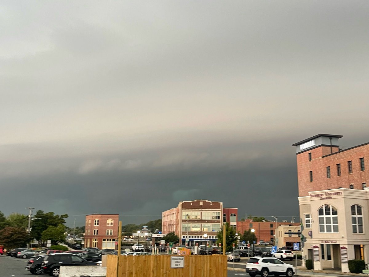 Nasty severe storm moving into Salisbury.