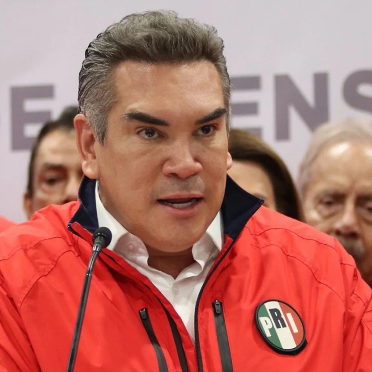 Juncal Solano (@juncalssolano) on Twitter photo Acusa <a href="/alitomorenoc/">Alejandro Moreno</a> que "morena lo quiere callar".
¡Al contrario!
Mientras más se exprese mejor le va a México, ya casi no hay PRI, un gran avance democrático para el país.
Y si dice que lo que le sobra es "valor" ¿por qué no renuncia al fuero? Acusa <a href="/alitomorenoc/">Alejandro Moreno</a> que "morena lo quiere callar".
¡Al contrario!
Mientras más se exprese mejor le va a México, ya casi no hay PRI, un gran avance democrático para el país.
Y si dice que lo que le sobra es "valor" ¿por qué no renuncia al fuero?