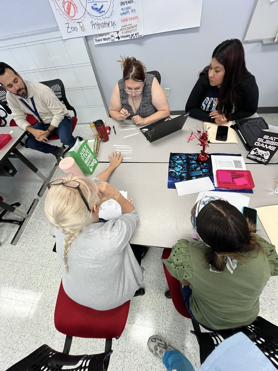 Leadership & Global Studies Academy tweet media