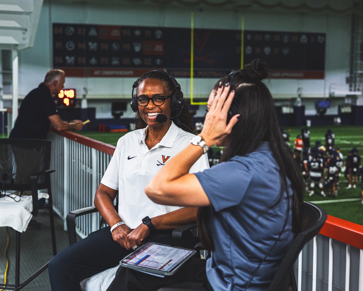 Hoos on the <a href="/accnetwork/">ACC Network</a> set live now 🏈

#GoHoos 🔶⚔️🔷