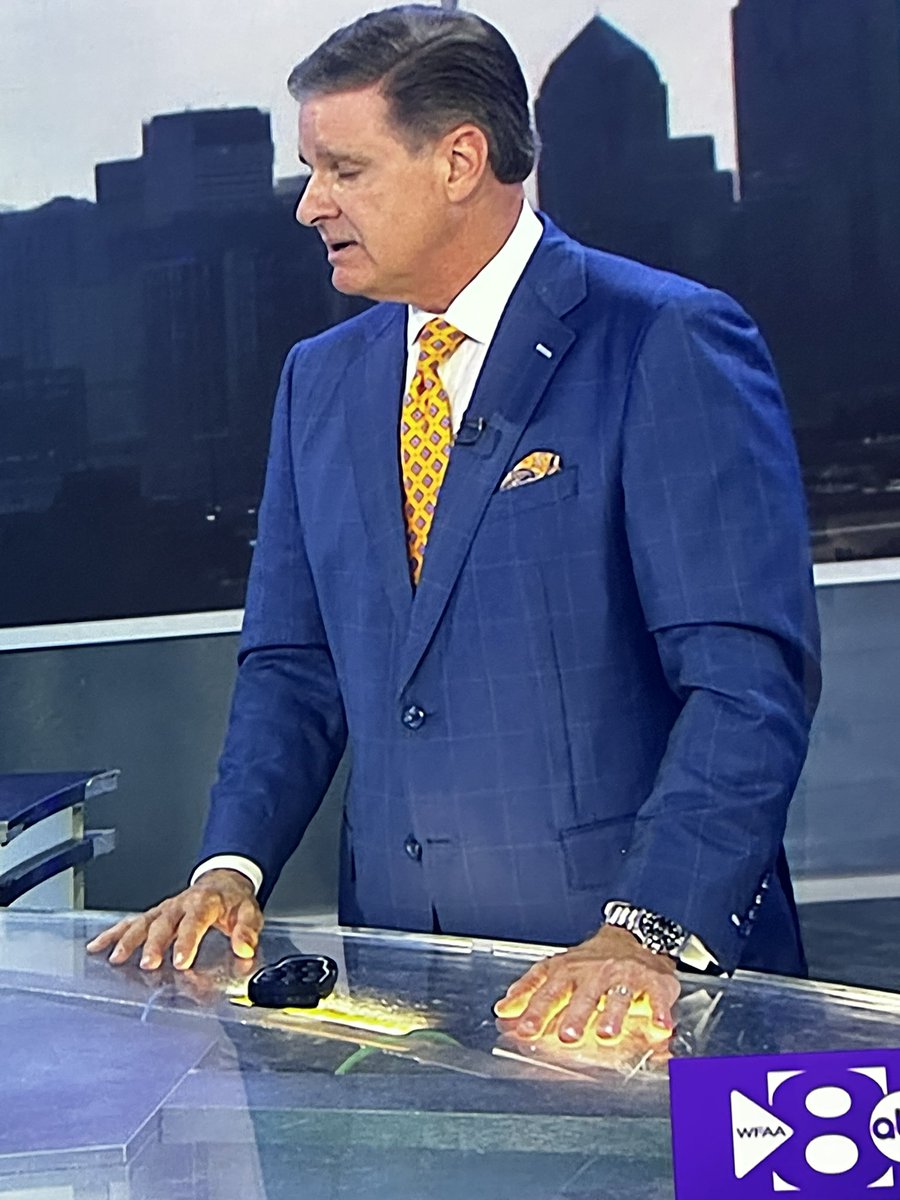 RobbHGarner's tweet photo. @wfaaweather If you still don’t believe Pete Delkus can control the weather just look at his hands. He made it to 104°F today with his hands. https://t.co/ITCRC7d8M9