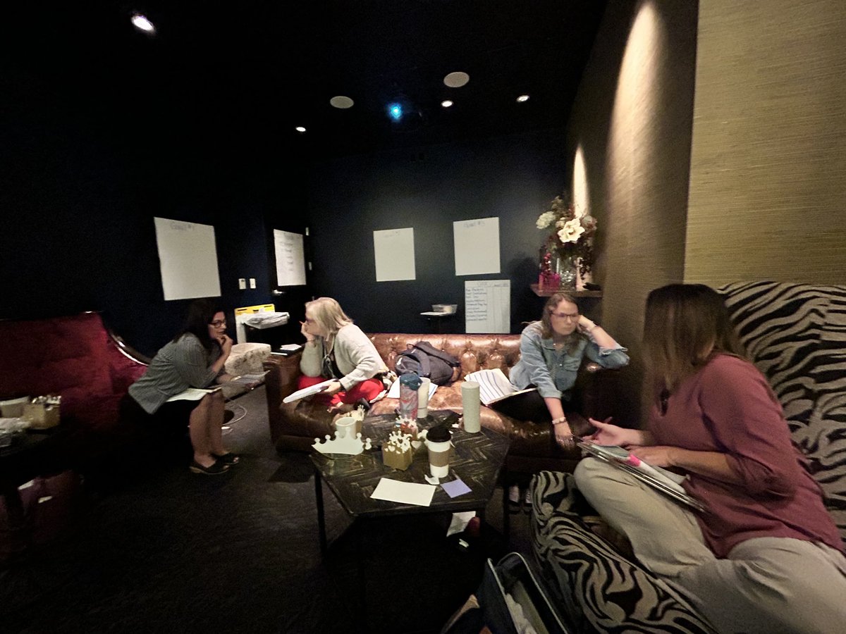 christydavis's tweet image. @MoPrek leaders digging into some learning and prepping for the upcoming #RoyalYear Day 1 of the retreat is complete! #startwiththecrown