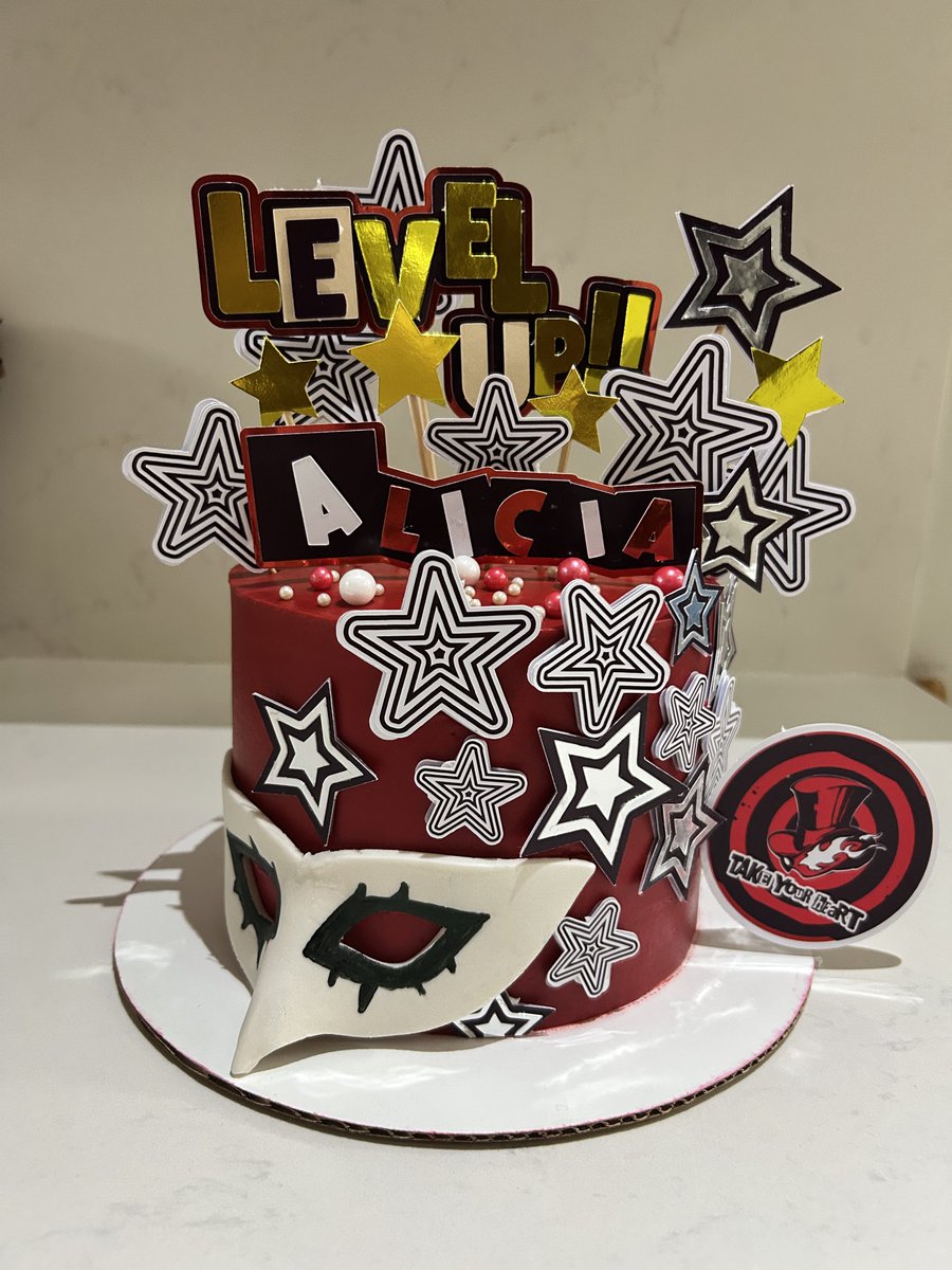 splatcharger's tweet photo. PERSONA CAKE https://t.co/hoLnRp8tr0