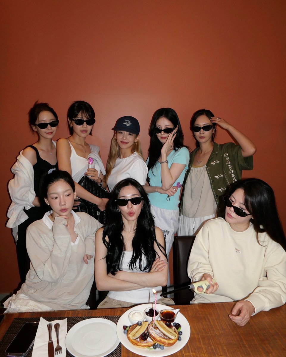 picstaengoo's tweet photo. OH MY GOD SNSD!!!!!!! https://t.co/ysAexGmxJ5