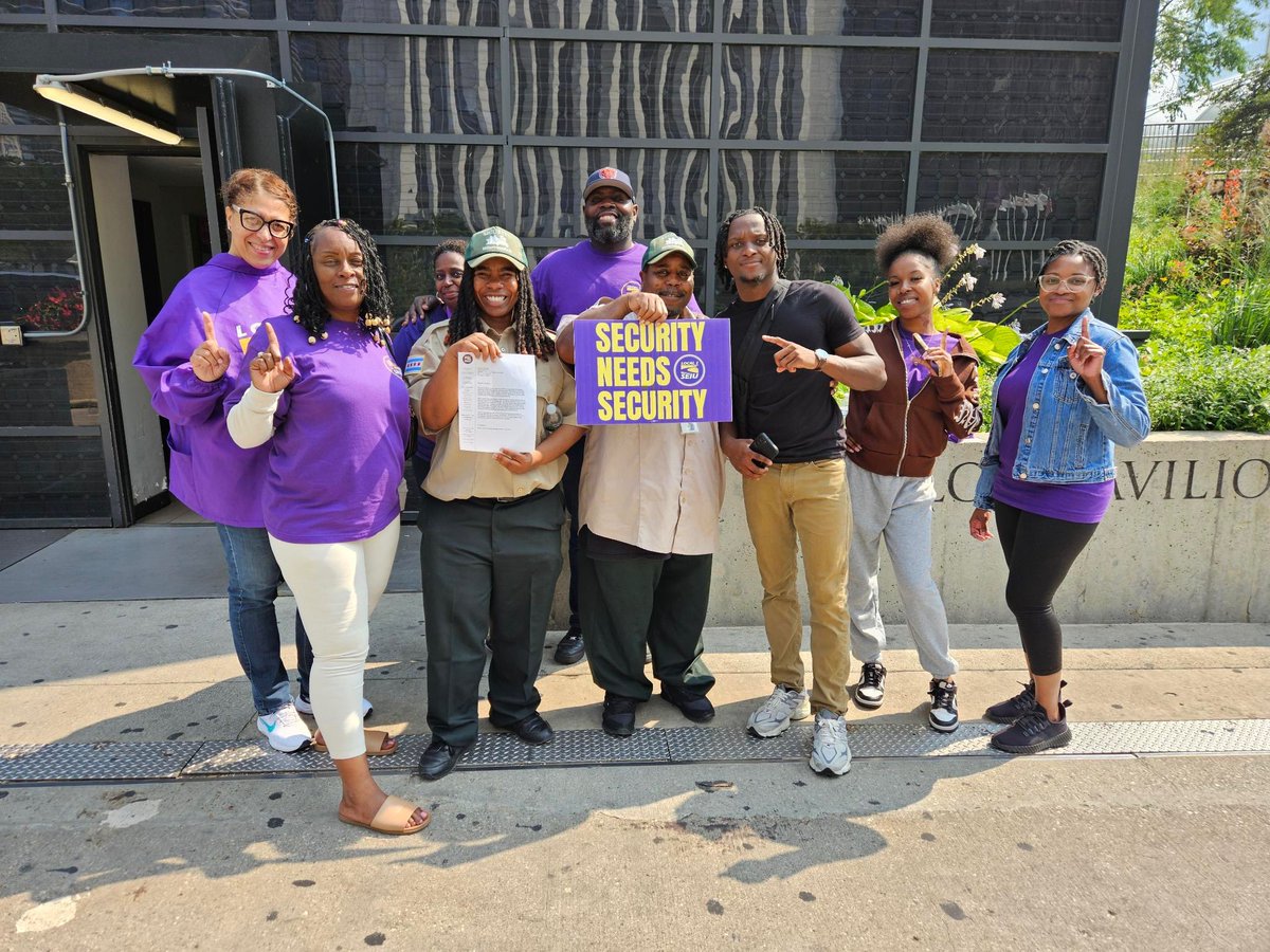 SEIULocal1's tweet photo. Ahead of contract negotiations, delegations of Chicago Local 1 essential security officers delivered letters to supervisors at their worksites asking to support a fair contract for officers. It’s time they receive the pay & benefits they deserve. #SecurityNeedsSecurity https://t.co/mA0VbiRs5t
