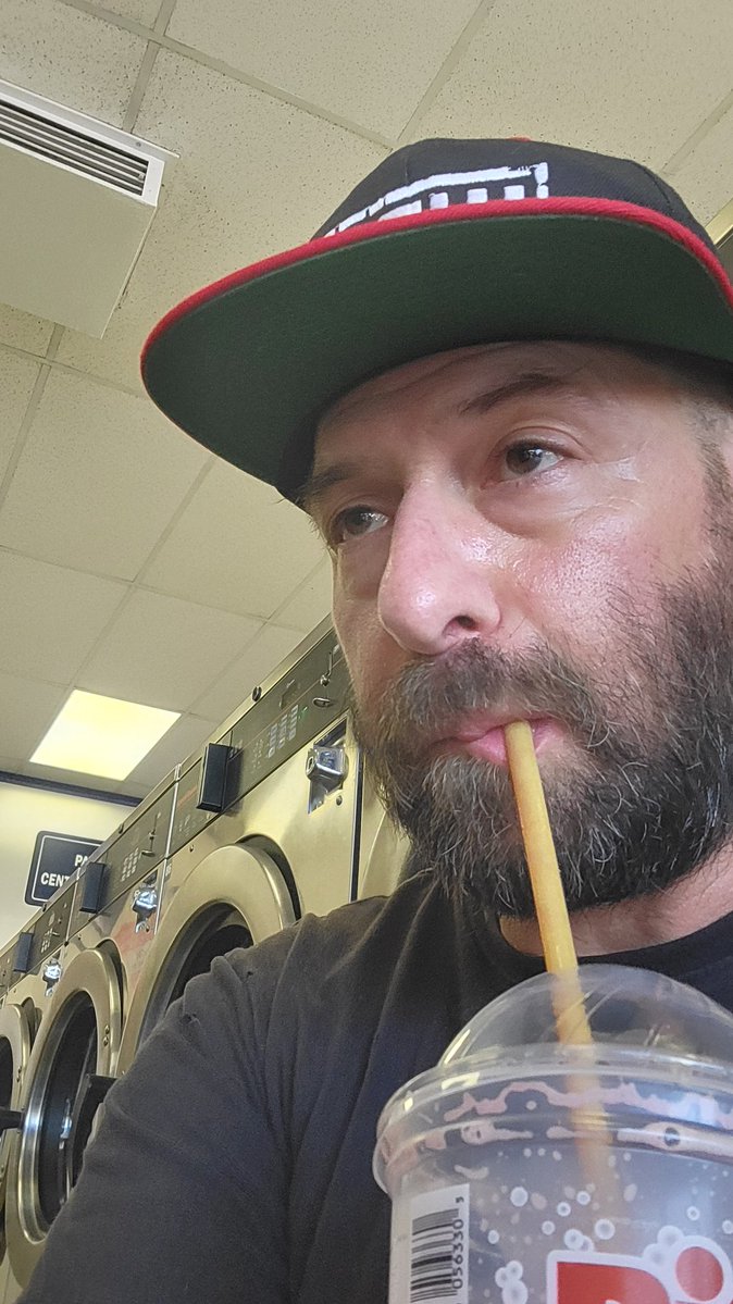 🚨 Breaking 📍 Washing my dogs beds. Got a Slurpee. It's hot bruh.