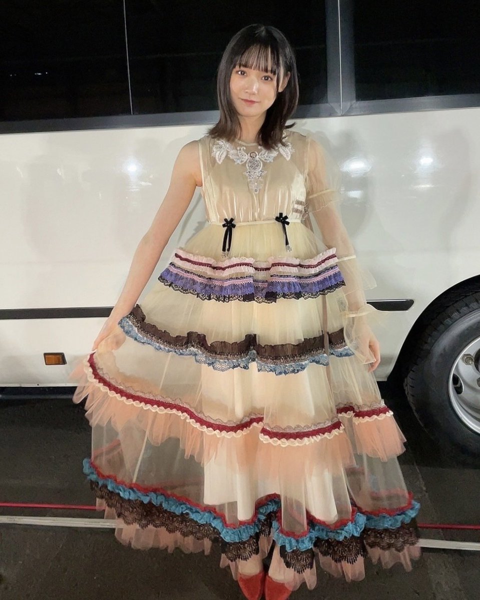 サクラミーツ で ＃増本綺良 ちゃんが櫻坂46衣装における布面積の少