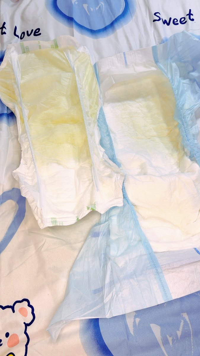 おねしょ…
パッドも当ててるのに…表面まで真っ黄色に染まってて…めっちゃ恥ずかしいのです…(✘﹏✘ა)💦💦💦
I wet the bed...
I even had a pad on...but the surface of diaper was stained bright yellow...it's so embarrassing...(✘﹏✘ა)💦💦💦
#ABDL #おむつ #おねしょ