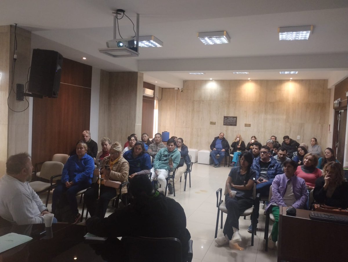ate_mendoza's tweet photo. Asamblea Hospital Lagomaggiore
#SosEstatal #SomosATE https://t.co/ufkJ0ZsSFf