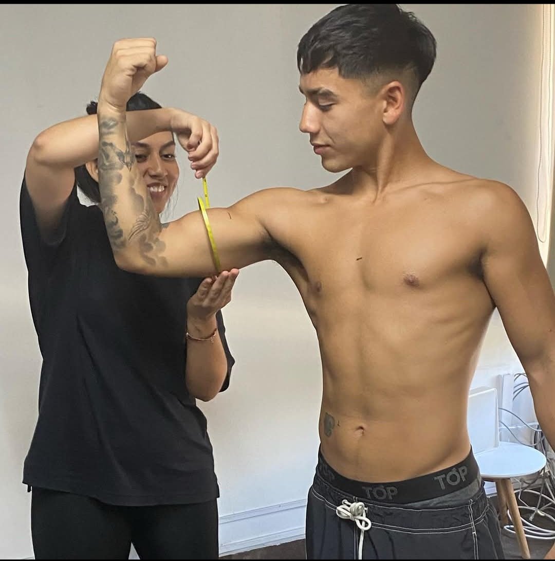 brenroad8's tweet photo. Quiero un trabajo de esos para olerlos y apachurrarlos 🥵🥵 #chacalitos #héteros #machos #bultos #bulges #straight #boys #chongos https://t.co/vJUKi6wwJZ