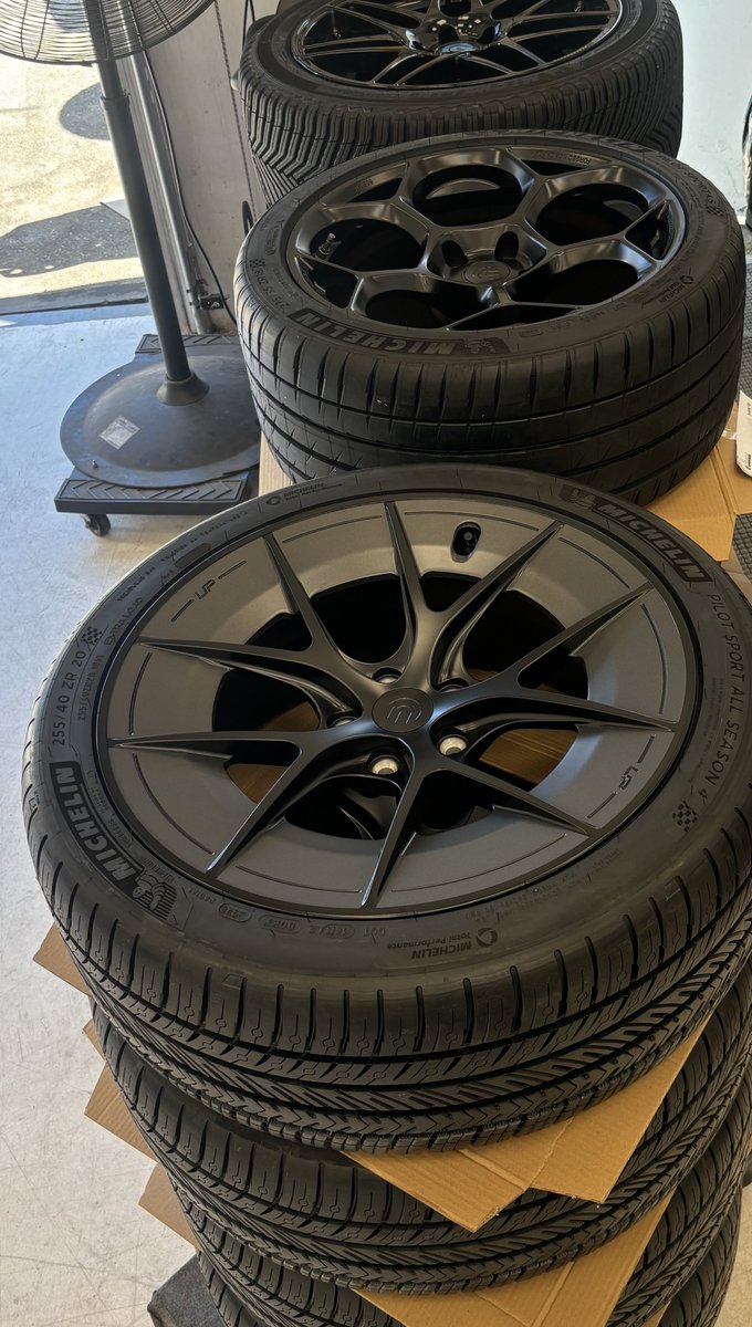 More UP Forged wheel and tire packages ready to ship out to their new owners 💪