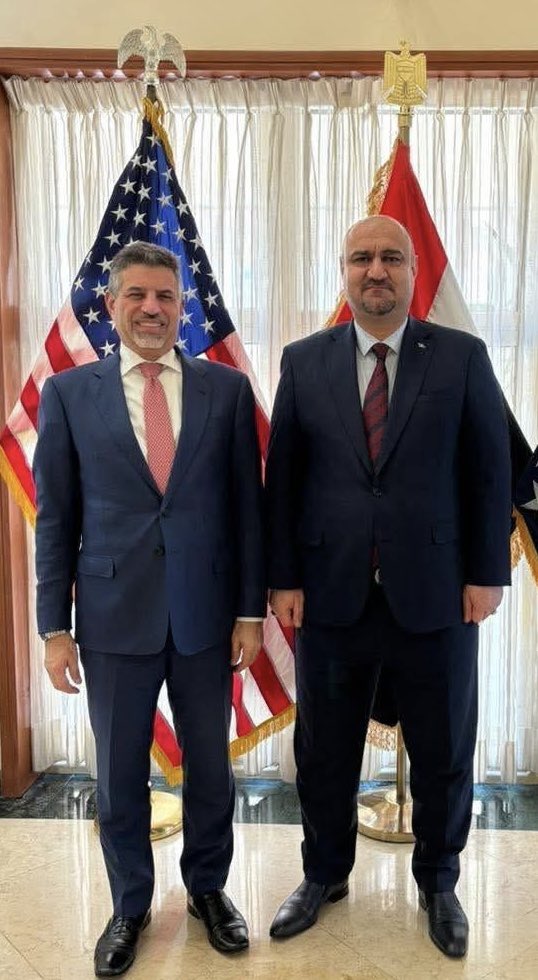 عربي - English - Türkçe
رئيس الجبهة التركمانية العراقية ورئيس قائمة جبهة تركمان العراق الموحد، السيد محمد سمعان آغا، يلتقي بعدد من السفراء الدوليين في بغداد

أجرى السيد محمد سمعان آغا، رئيس الجبهة التركمانية العراقية ورئيس قائمة جبهة تركمان العراق الموحد، لقاءً رسميًا مع السفير