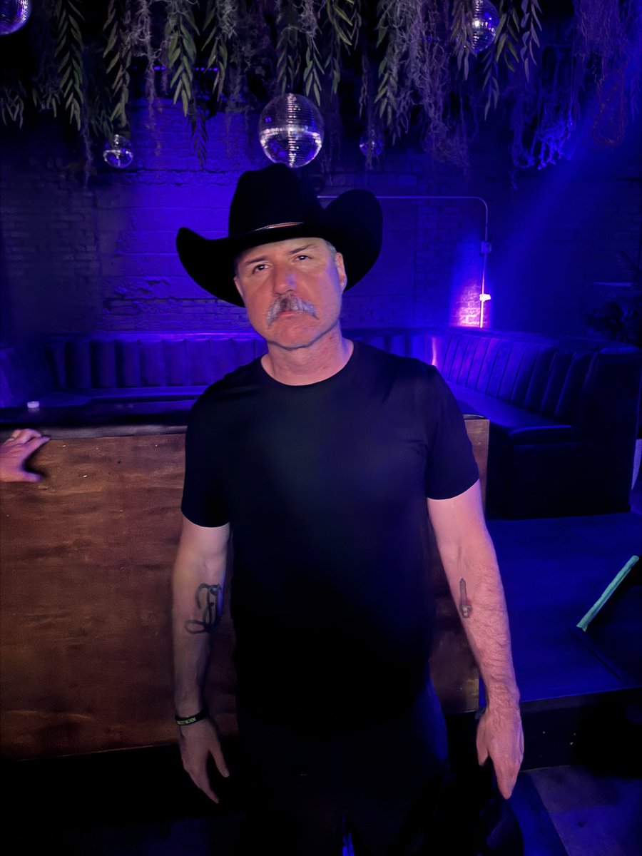 1 hour left of our uncapped subathon!! 

We on day 42!! Is it ending tonight??