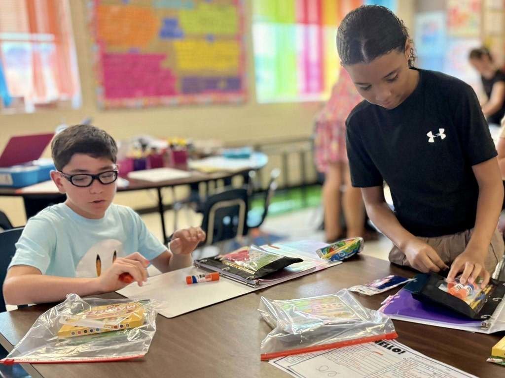 LCSforKids's tweet image. CLASS IN SESSION ✏️🍎📚: Buses are back on the road and hallways are full of students again! It has been GREAT first day back!  We look forward to an engaging, enlightening, and empowering school year.