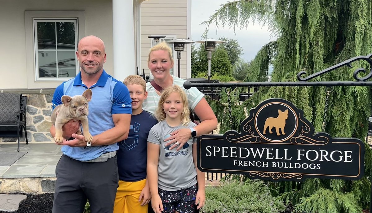 SFfrenchies's tweet photo. “Champ” found his forever family tonight 🐾🥰! https://t.co/KutKFmycWK