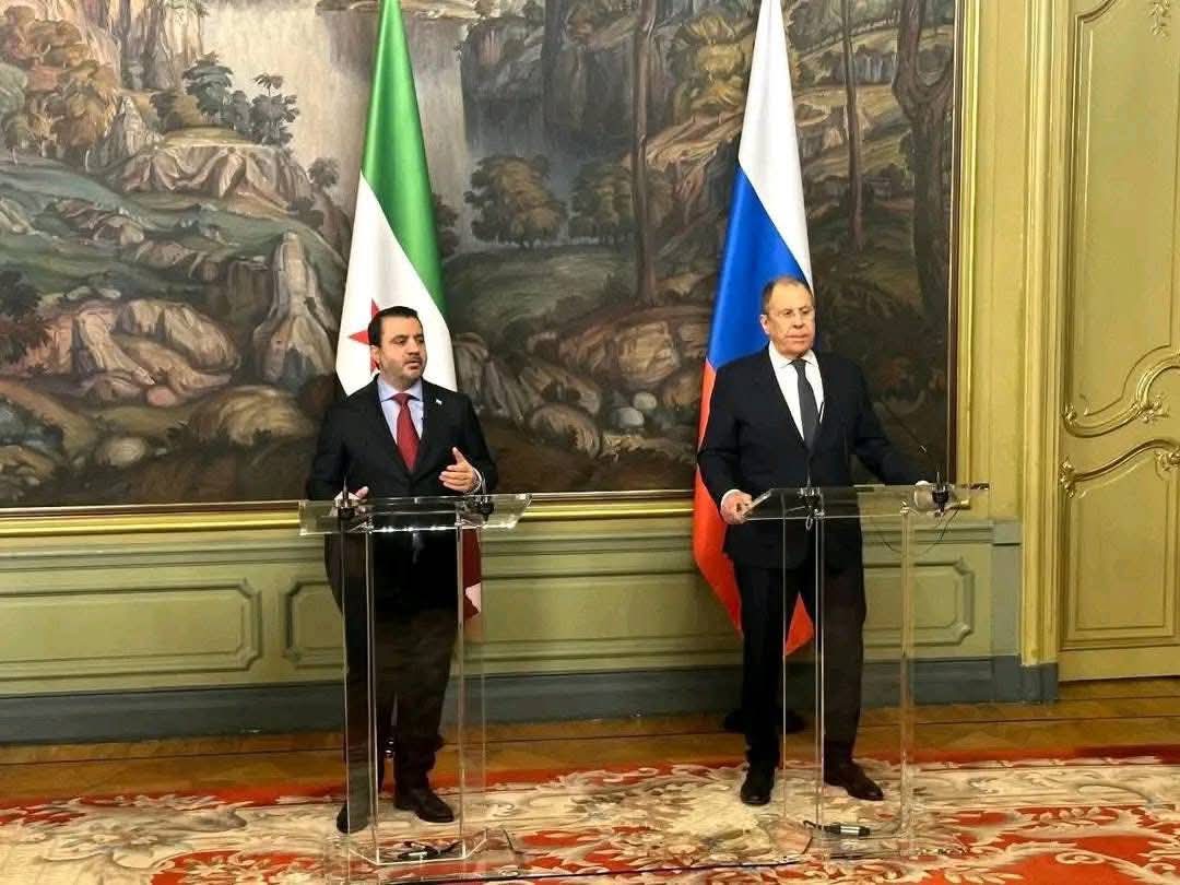 رفعُ علم الثورة في عقر دار من حاربه بالحديد والنار... دليلٌ على أنه لا غالب إلا اللّه، وأن من ينصر الله ينصره. 💚👌🏽