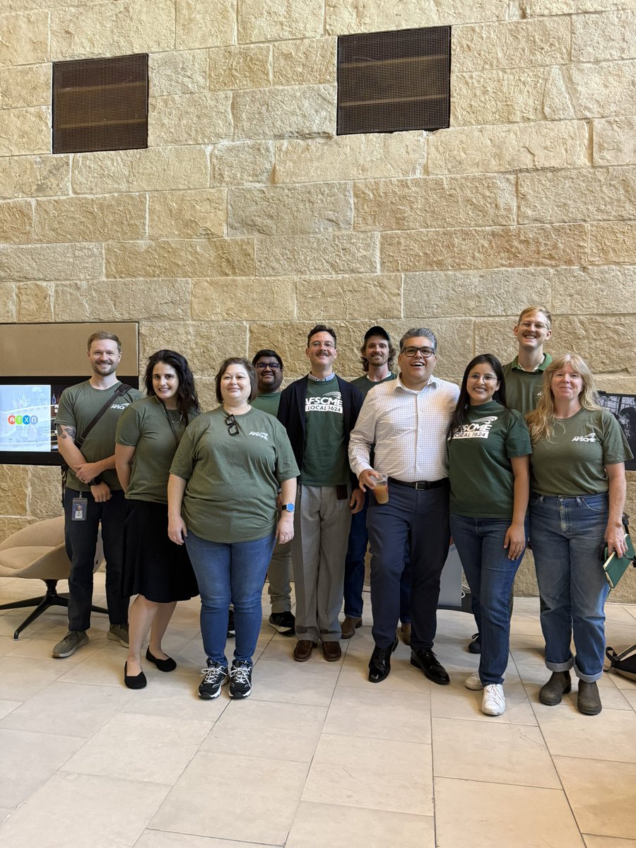AFSCME1624's tweet photo. AFSCME 1624 joined together at City Hall today for a strong TRE, fair wages, and a commitment to the services &amp; jobs that keep Austin running. When we invest in city workers, we build strong communities. @AFSCME #afscmestrong #cityofaustin #afscme https://t.co/BXikz6A8uf