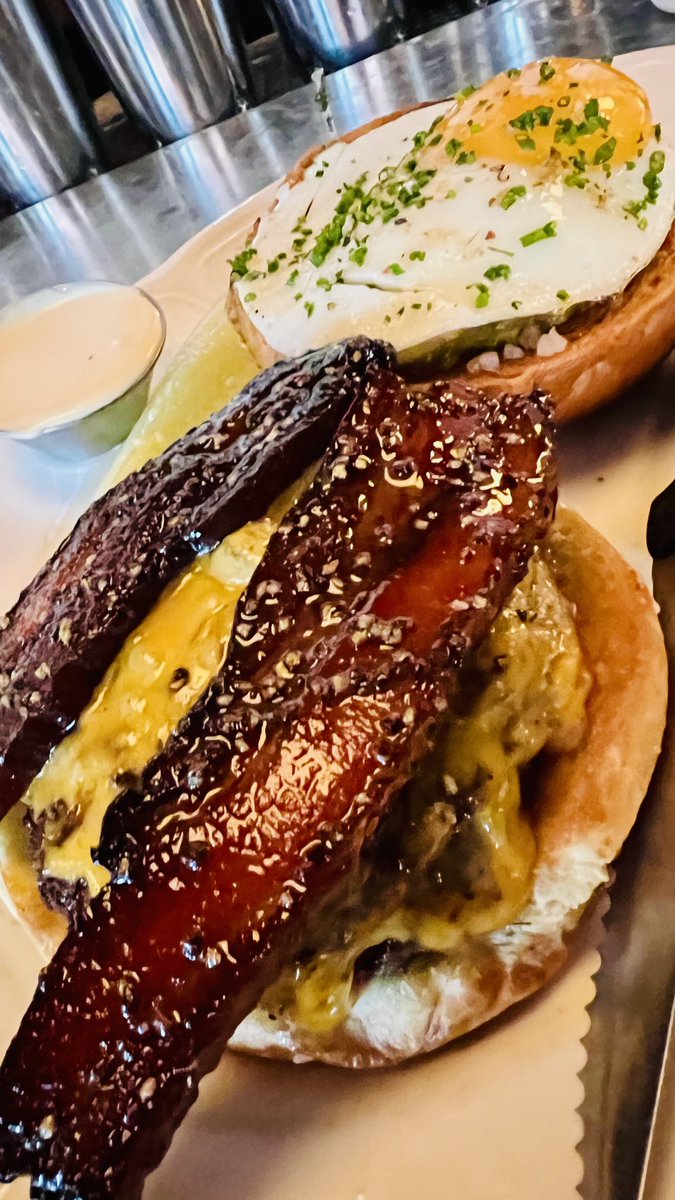 Au Cheval is always showing off.  So good