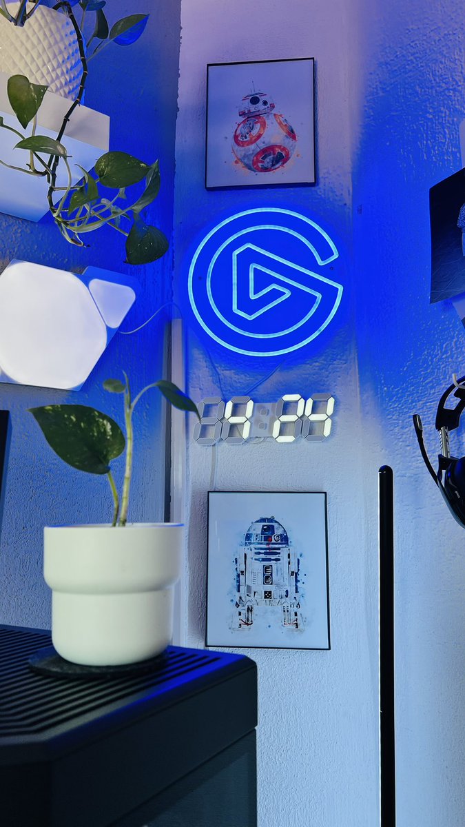 Gracias por el regalo <a href="/elgatoES/">Elgato ES - LATAM</a> se ve elegante en mi setup .!