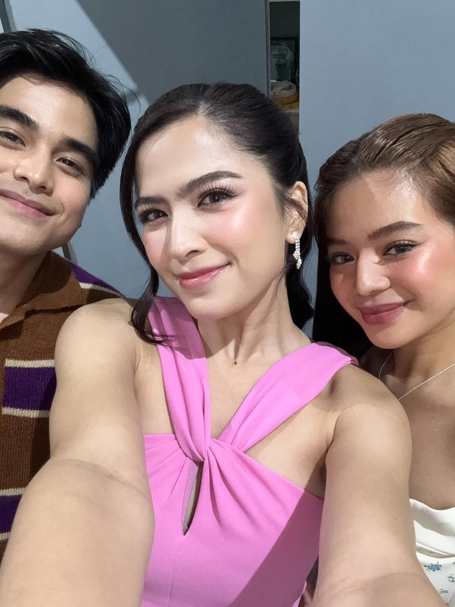 ABSCBNNews's tweet photo. Alexa's month of July wrap-up 📅
 
Kapamilya host-actress Alexa Ilacad ended the month of July by looking back at some of the moments she spent on set with colleagues and some off-cam snaps with her loved ones.
 
(📷: Alexa/Instagram) https://t.co/YyeTK7mkuE