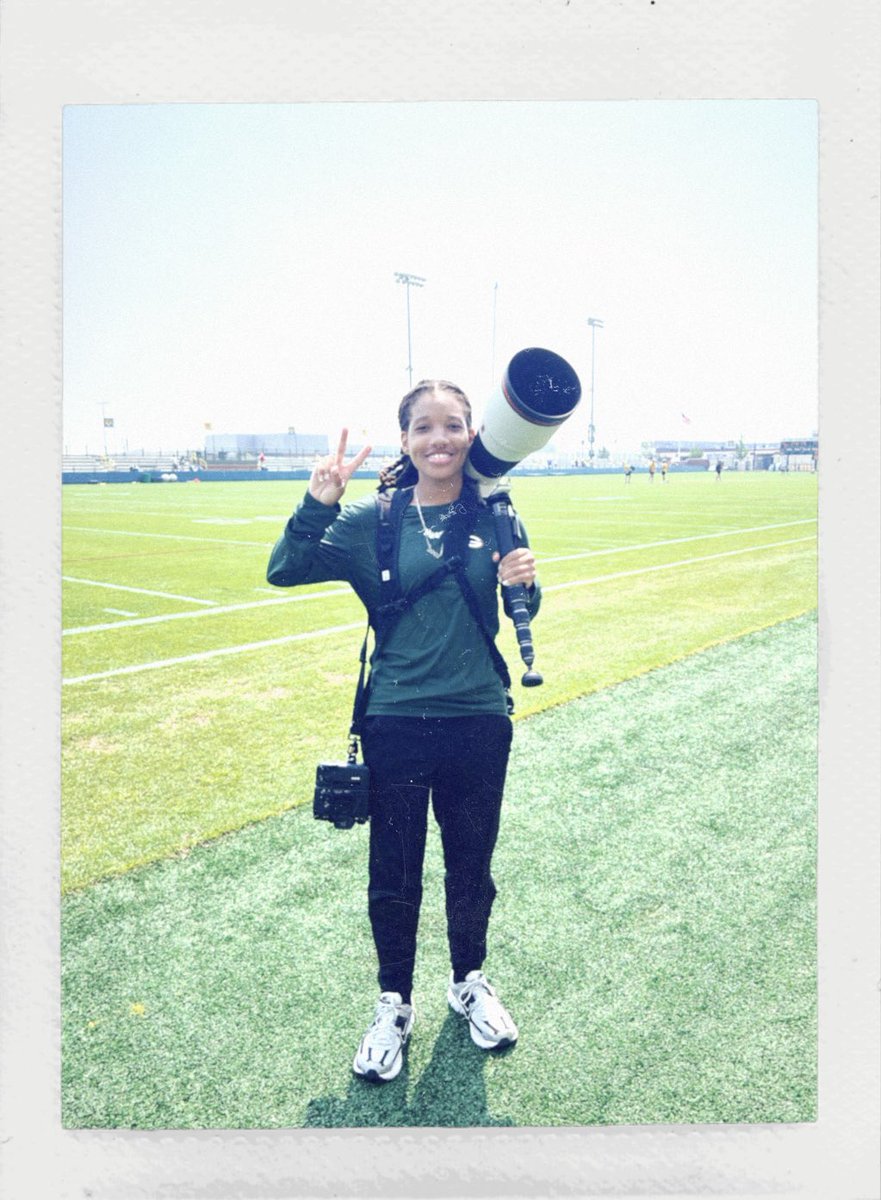 Madison 📸 (@35mmadi) on Twitter photo New chapter 📸🏈
Beyond blessed and excited to announce that I’ve joined the <a href="/packers/">Green Bay Packers</a> as a photography intern!
#GoPackGo New chapter 📸🏈
Beyond blessed and excited to announce that I’ve joined the <a href="/packers/">Green Bay Packers</a> as a photography intern!
#GoPackGo
