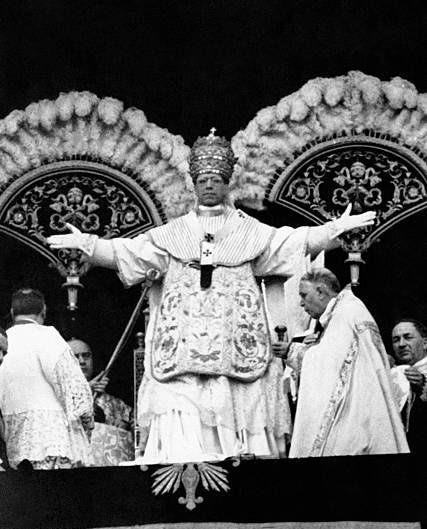 Pĩus XII’s dramatic gesture of papal intercession