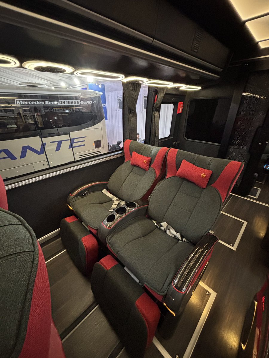 GIIAS 2025 part 3

Avante dengan body terbaru nya!! Serta interior dalam bis nya out of the box!!!

Please welcome ~
Avante x MTrans!!!

                                   - a thread -