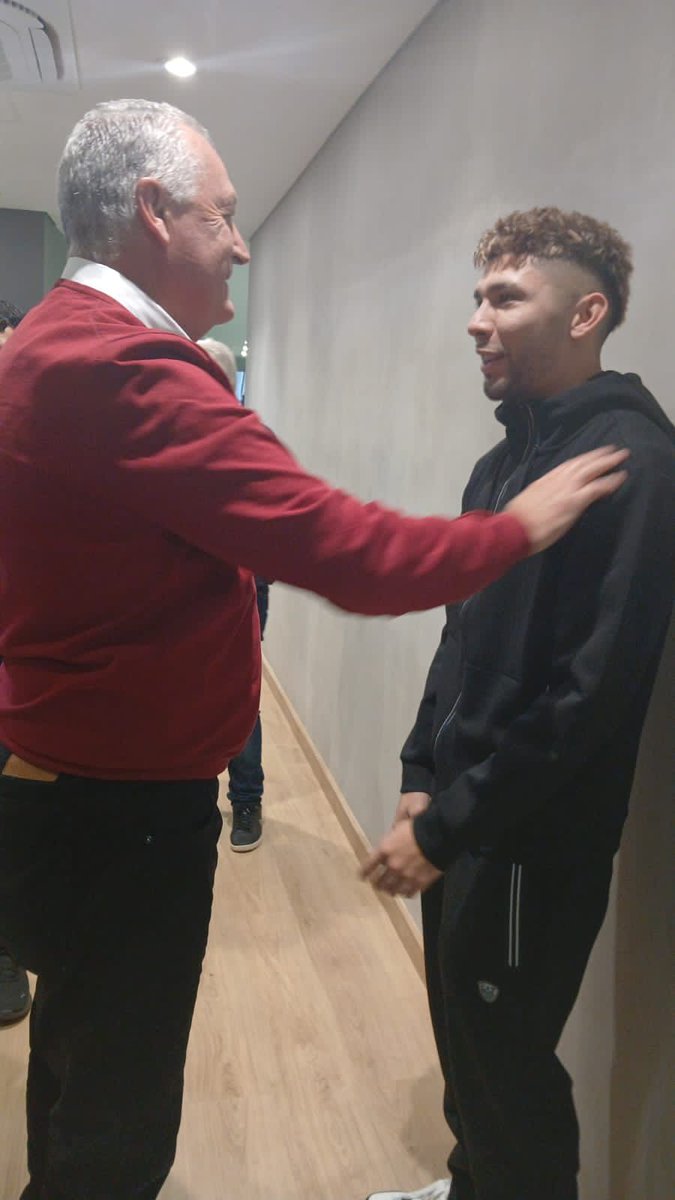 Gustavo Alfaro estuvo presente en el estadio La Huerta del Club Libertad, para oberservar el duelo ante Sportivo Ameliano.

Además, mantuvo una charla con Julio Enciso 🇵🇾