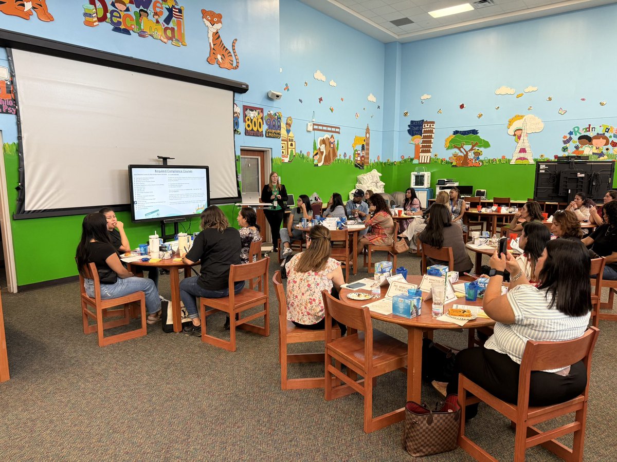 Deanda_HISD's tweet photo. Today we enjoyed a special welcome session for our wonderful new to DeAnda teachers &amp; staff! 🌟 Thank you for joining us! We are looking forward to an incredible year with all of you. @MrsPuenteHISD @MrsE_Ortiz @Dario33145173 https://t.co/LO2A7RZZUr