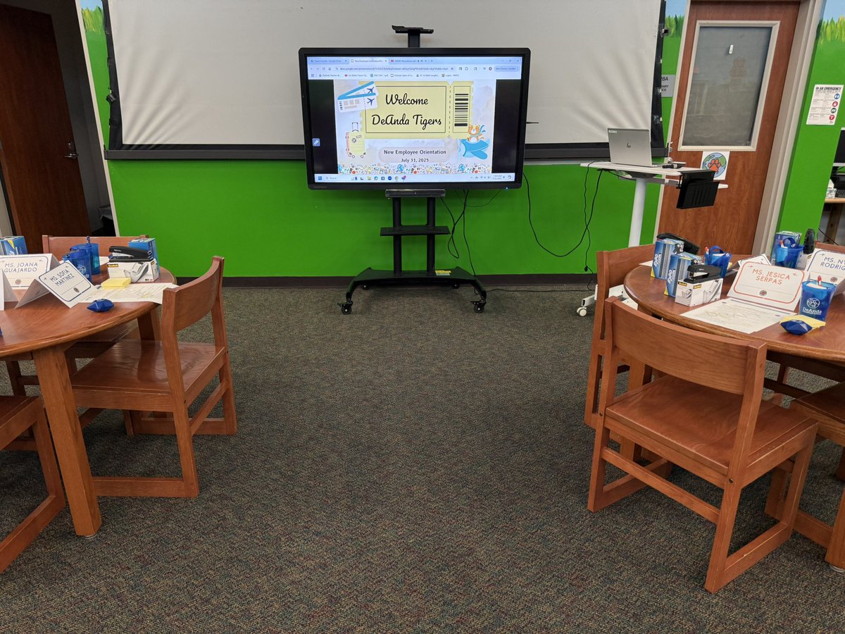 Deanda_HISD's tweet photo. Today we enjoyed a special welcome session for our wonderful new to DeAnda teachers &amp; staff! 🌟 Thank you for joining us! We are looking forward to an incredible year with all of you. @MrsPuenteHISD @MrsE_Ortiz @Dario33145173 https://t.co/LO2A7RZZUr